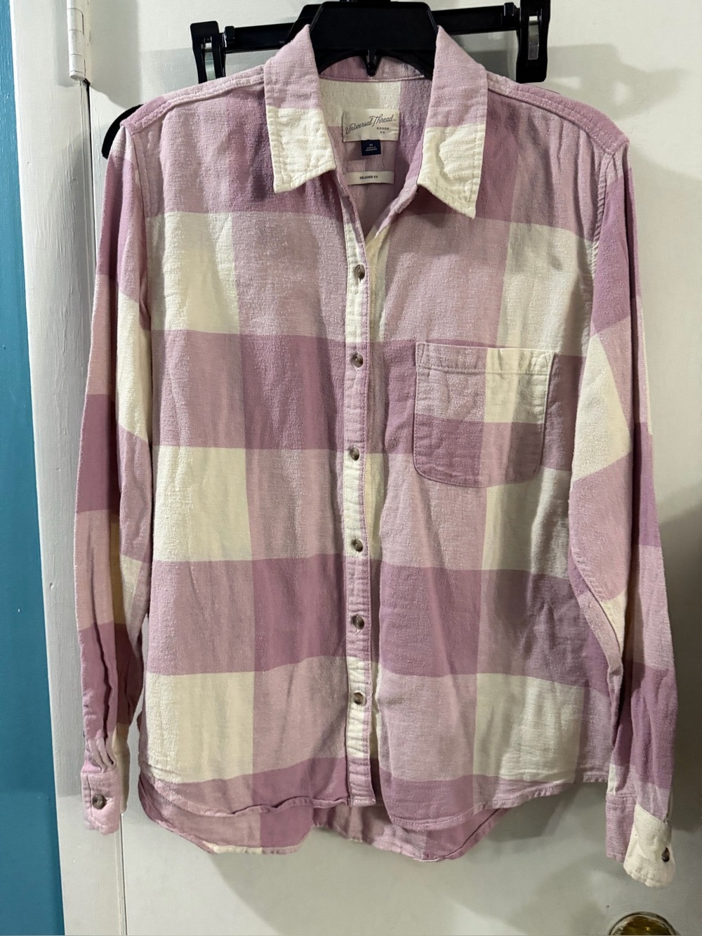 Universal Thread Medium Relaxed Fit Flannel Button Down Shirt